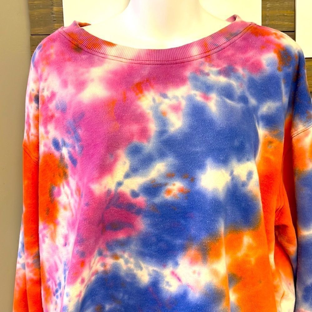 Wild Fable Bright and Comfy Tie Dye Crewneck Cropped Sweatshirt- XXL - Picture 2 of 8